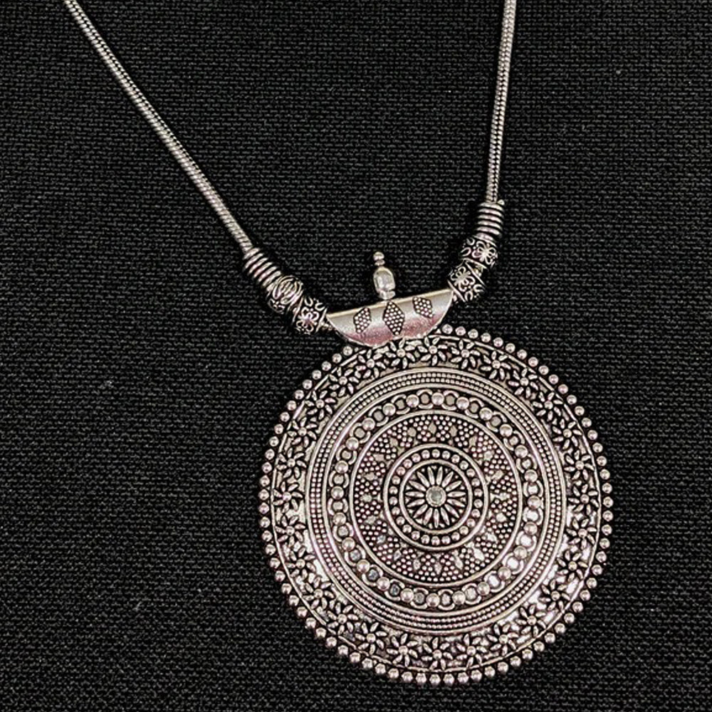 Round Style Antique Pendant Necklace For Girls - Silver Antique